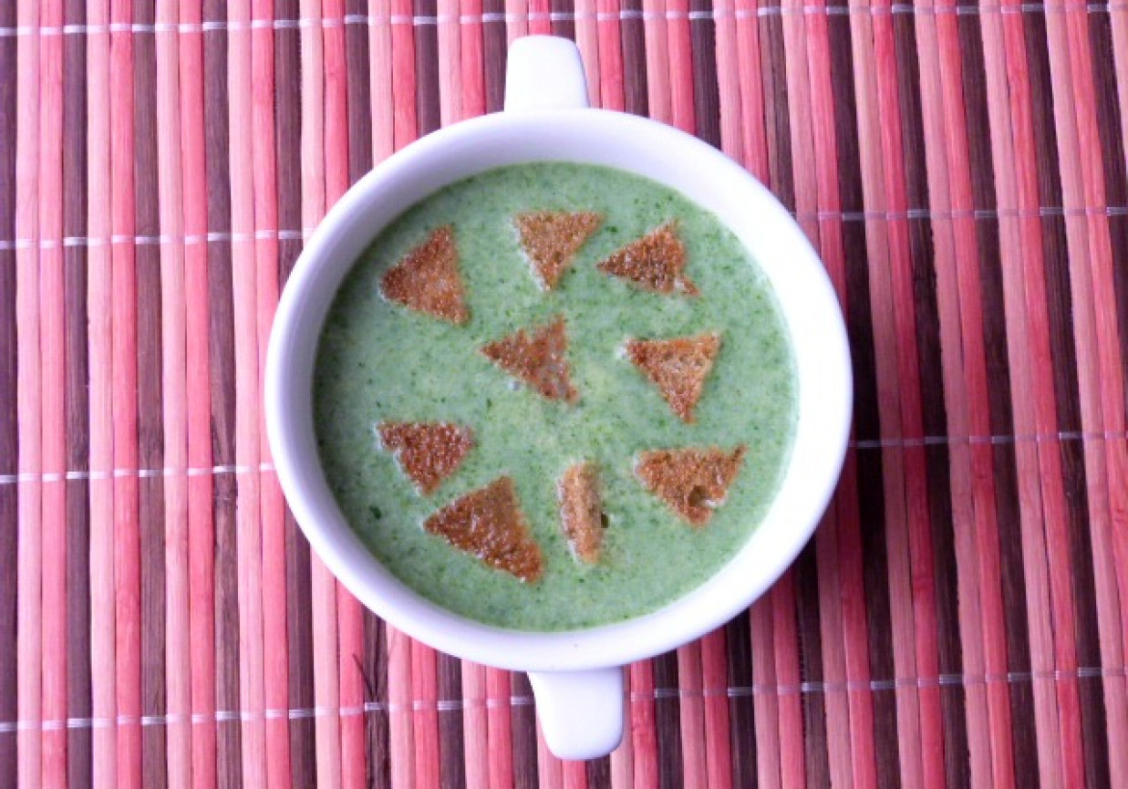 Zupa mietowa z zielonym groszkiem foto