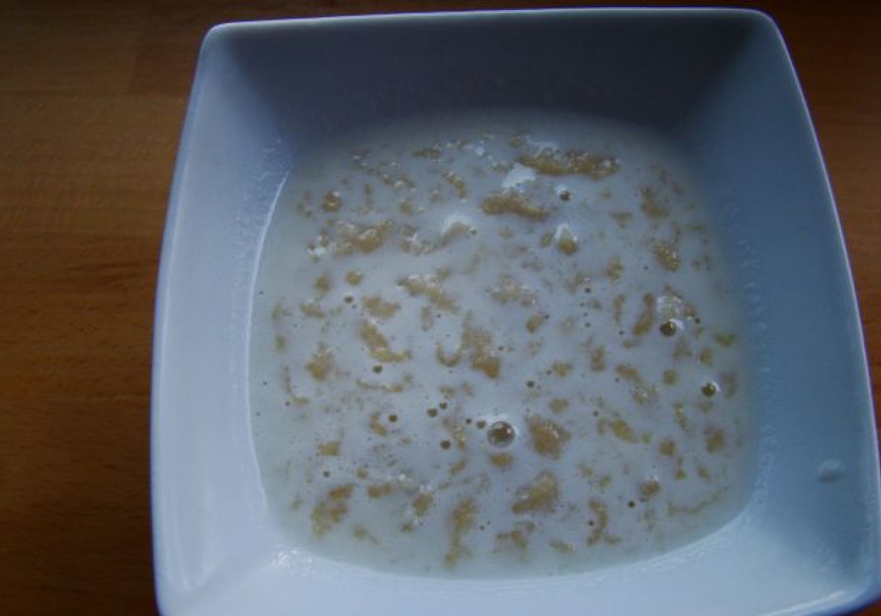 Zupa mleczna a waniliowymi kluseczkami foto