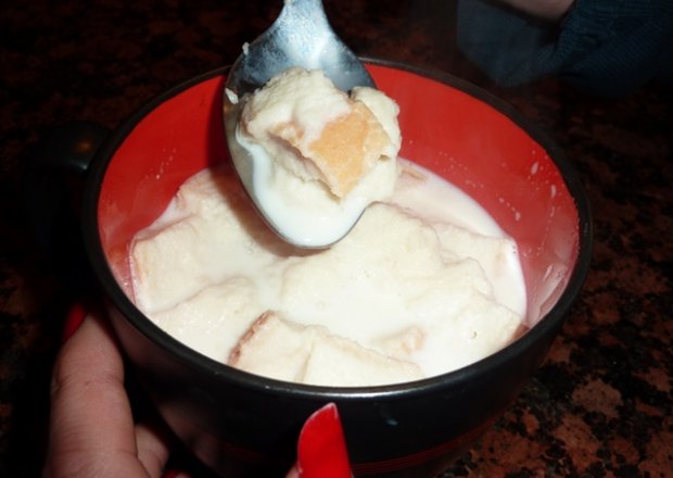 Fotografia przedstawiająca Zupa mleczna na przeziębienie