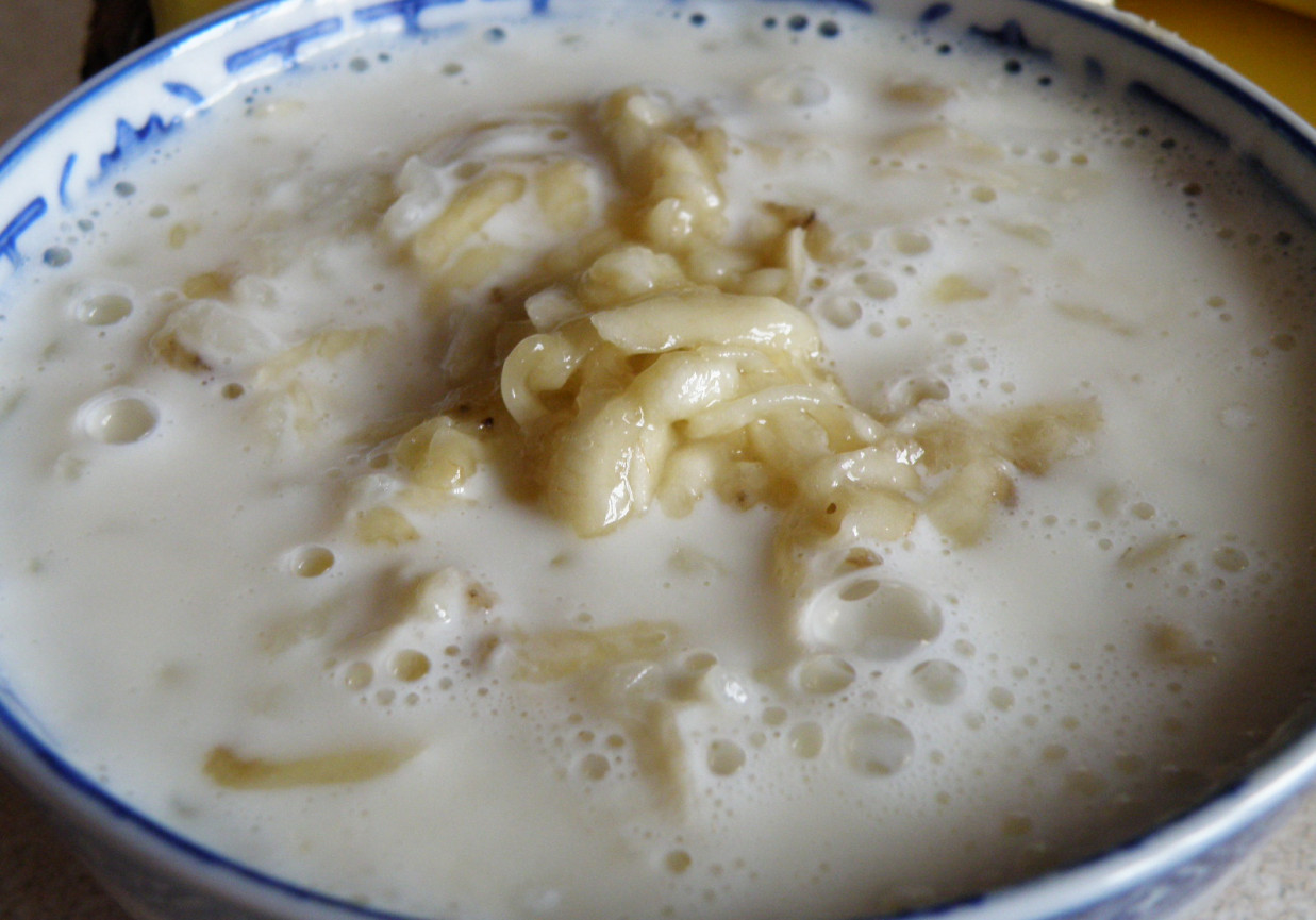 Zupa mleczna ryżowo-bananowa foto