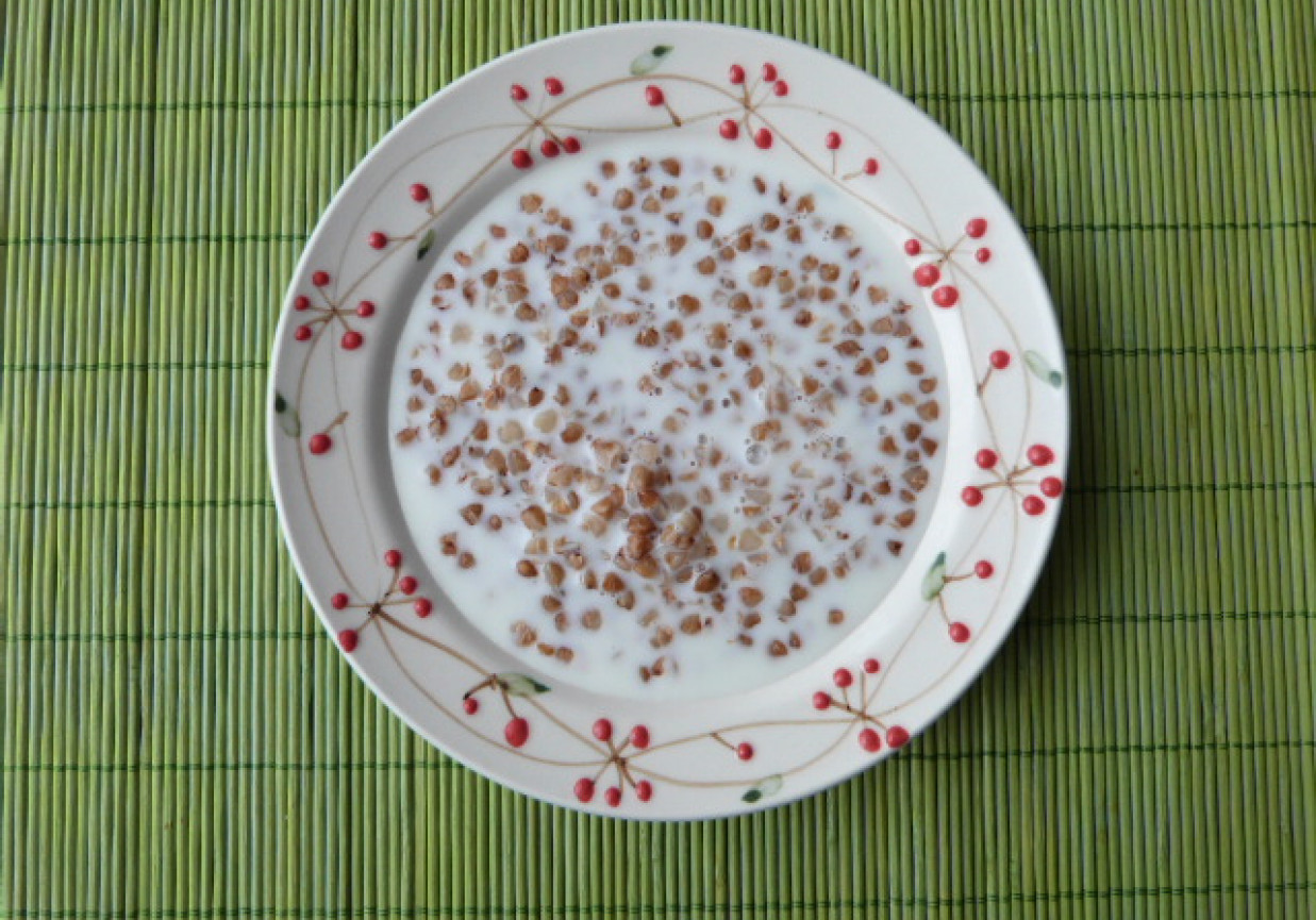 Zupa mleczna z kaszą gryczaną foto