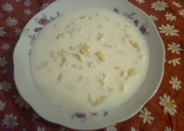 Fotografia przedstawiająca Zupa mleczna z kluseczkami