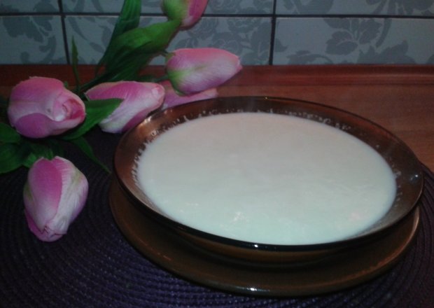 Fotografia przedstawiająca Zupa mleczna z lanymi kluskami