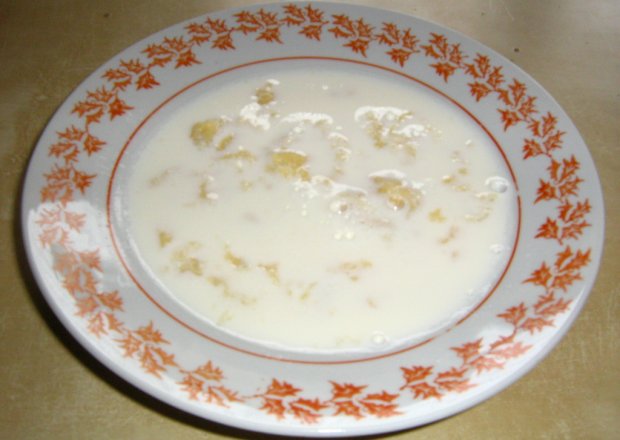 Fotografia przedstawiająca Zupa mleczna z lanymi kluskami