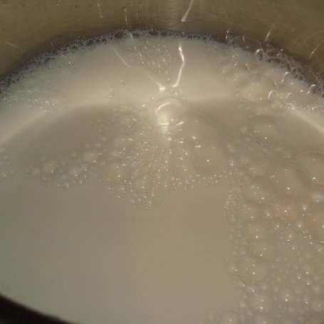 Krok 1 - Zupa mleczna z  makaronem foto