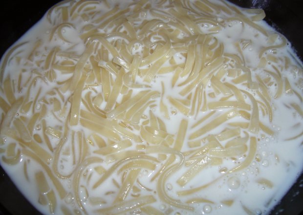 Fotografia przedstawiająca Zupa mleczna z makaronem