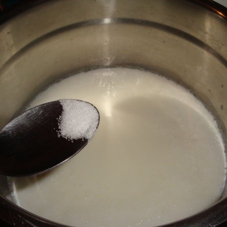 Krok 2 - Zupa mleczna z  makaronem foto