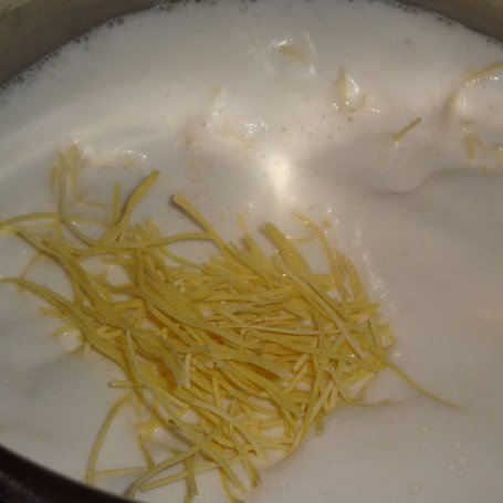 Krok 3 - Zupa mleczna z  makaronem foto