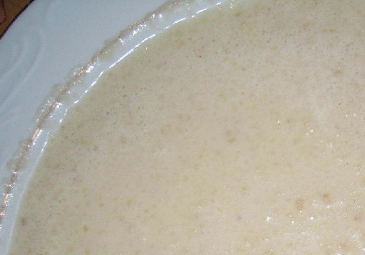 zupa mleczna z migdałami foto