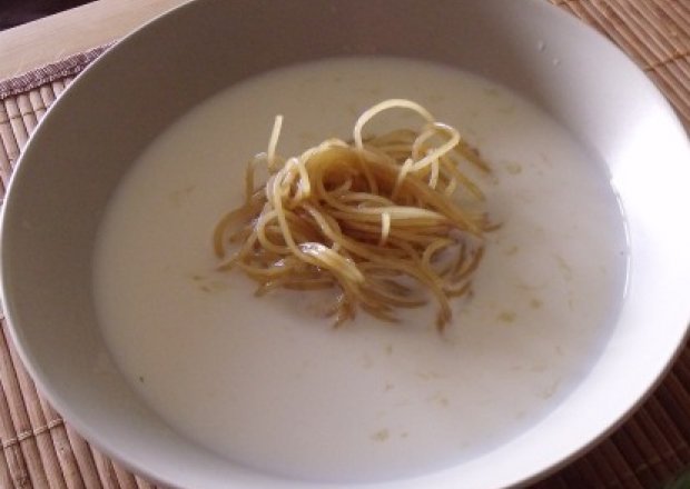 Fotografia przedstawiająca Zupa mleczno-miodowa