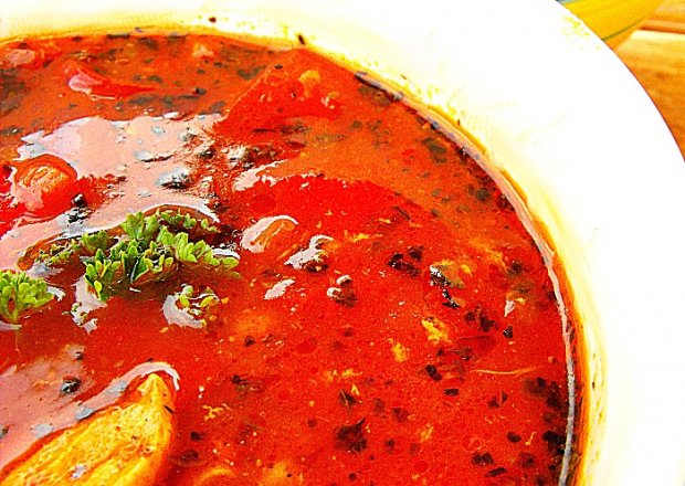 Fotografia przedstawiająca Zupa mocno pomidorowa