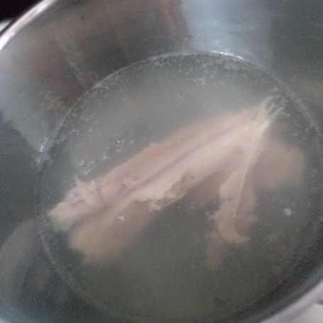 Krok 1 - Zupa na zielono :krem z jarmużu i zielonej fasolki-zaserwowana z kiełkami brokuła :) foto