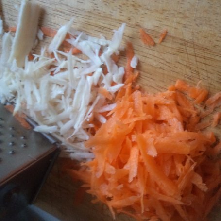 Krok 4 - Zupa na zielono :krem z jarmużu i zielonej fasolki-zaserwowana z kiełkami brokuła :) foto