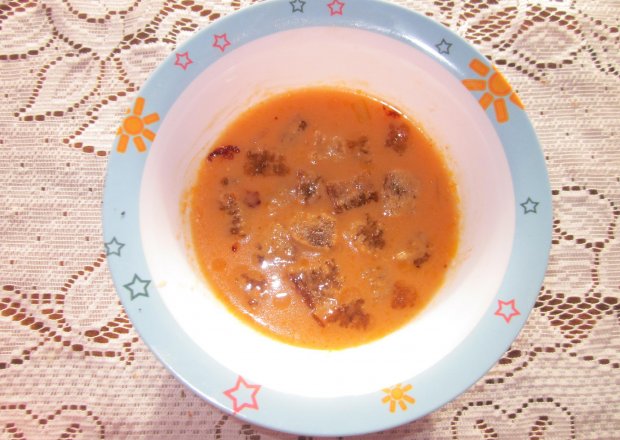 Fotografia przedstawiająca Zupa ogonowa z grzankami