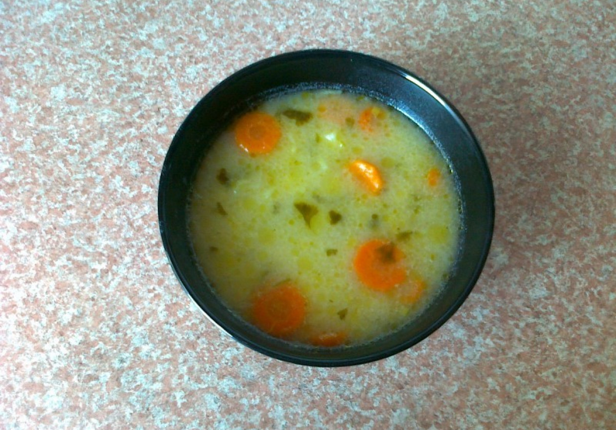 Zupa ogórkowa na kefirze foto