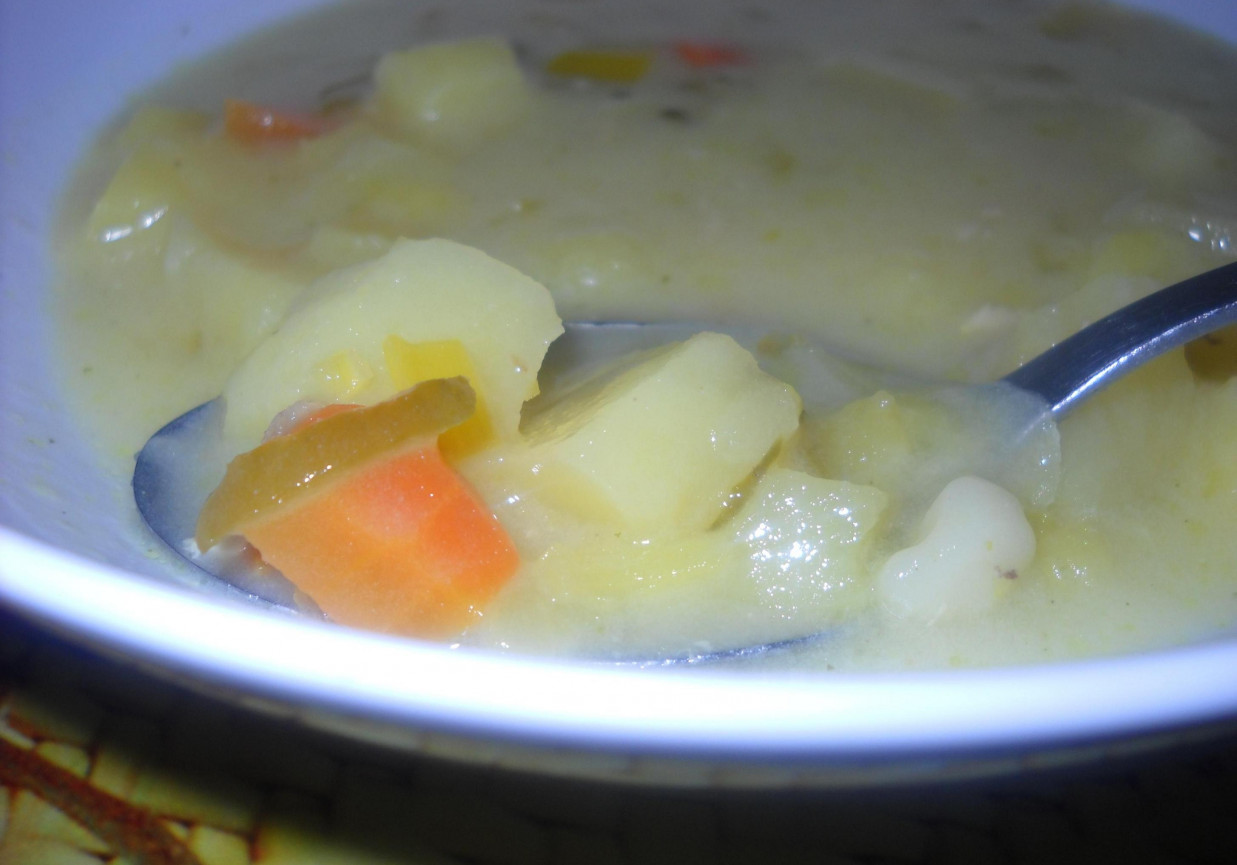 Zupa ogórkowa tradycyjnie foto