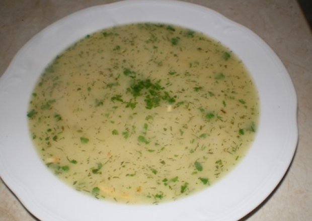 Fotografia przedstawiająca Zupa ogórkowa z warzywami