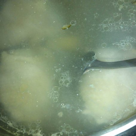 Krok 1 - Zupa ogórkowa z ziemniakami i ryżem  foto