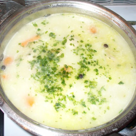 Krok 11 - Zupa ogórkowa z ziemniakami foto