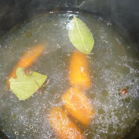 Krok 1 - Zupa ogórkowa ze świeżych zielonych ogórków foto