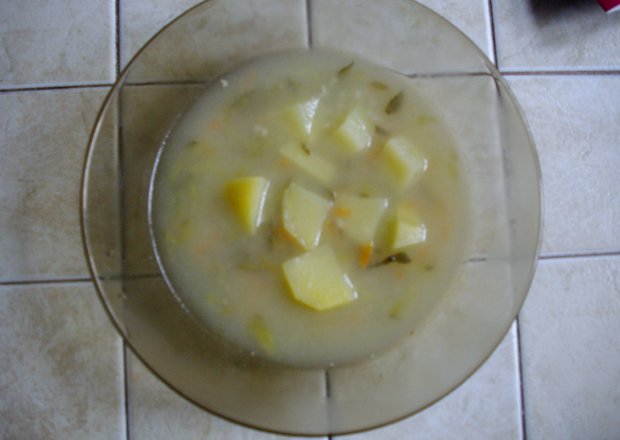 Fotografia przedstawiająca zupa ogórkowa