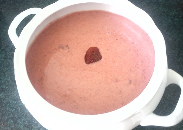 Fotografia przedstawiająca Zupa owocowa truskawkowa