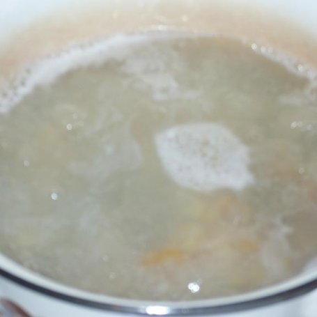 Krok 2 - Zupa owocowa z makaronem foto