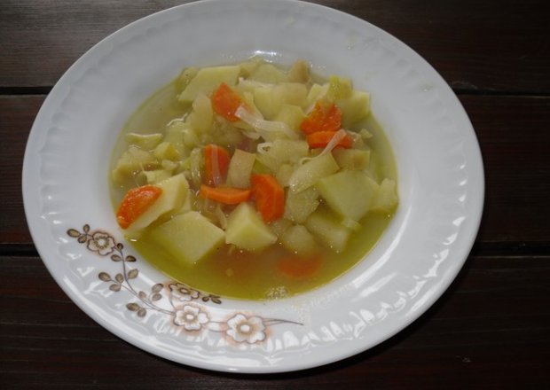 Fotografia przedstawiająca Zupa owocowo - warzywna