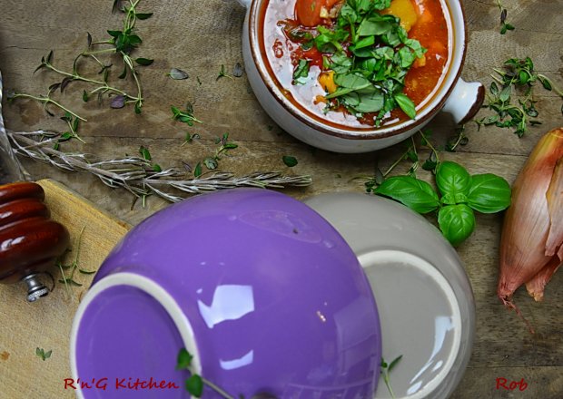 Fotografia przedstawiająca Zupa paprykowa z batatami