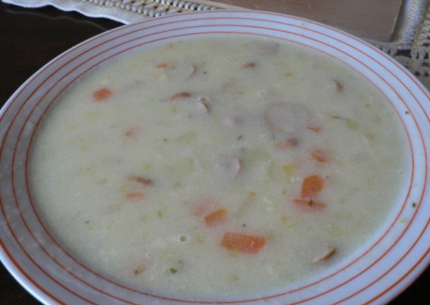 Fotografia przedstawiająca Zupa parówkowa