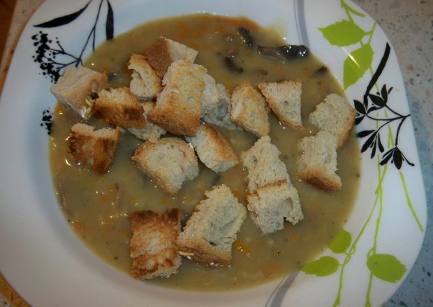 Fotografia przedstawiająca Zupa pieczarkowa dla wegetarian