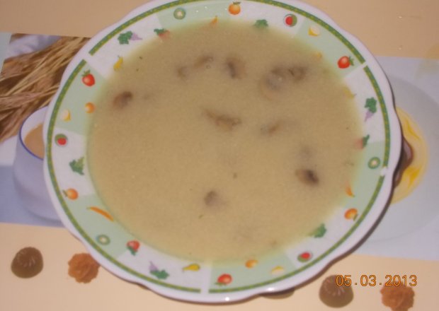 Fotografia przedstawiająca Zupa pieczarkowa na barzanncie