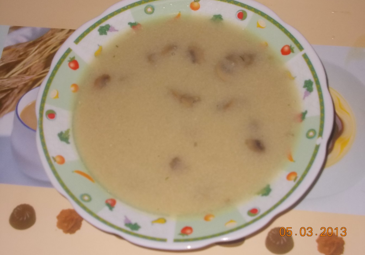 Zupa pieczarkowa na barzanncie foto