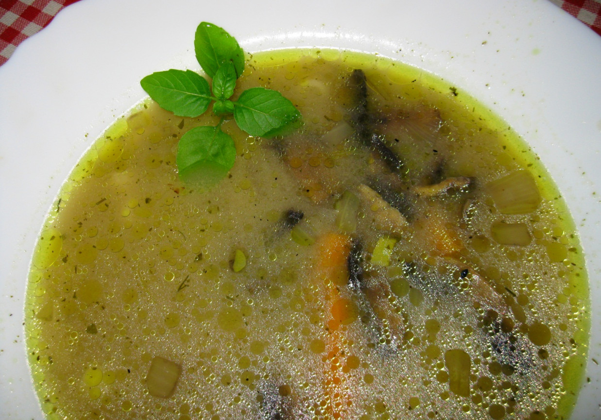 Zupa pieczarkowa z czarnuszką foto