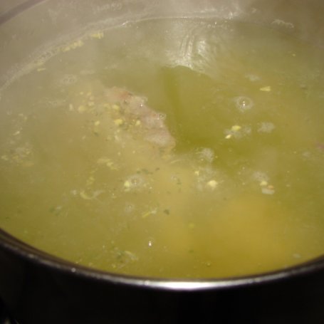 Krok 1 - Zupa pieczarkowa z grubym makaronem foto