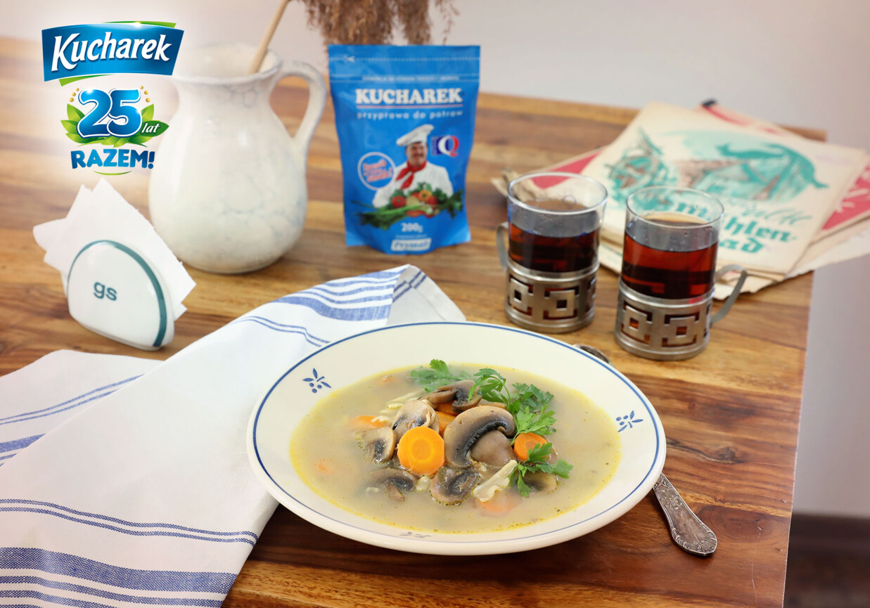 Zupa pieczarkowa z makaronem foto