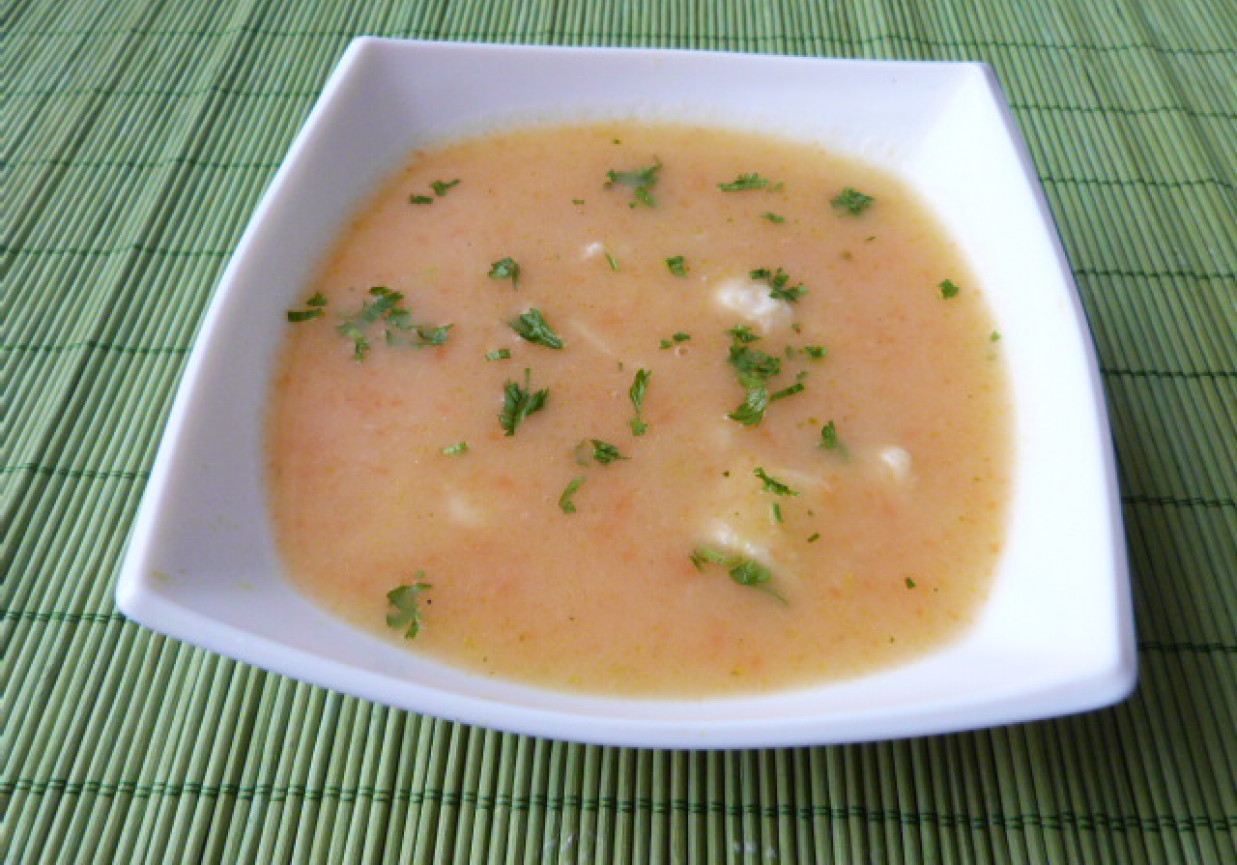 Zupa pietruszkowa z kluseczkami foto