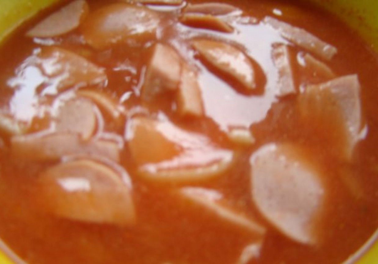 Zupa pikantna z parówkami foto