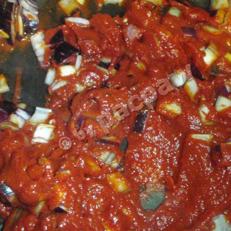 Krok 1 - Zupa pomidorowa czerwono cebulowa foto