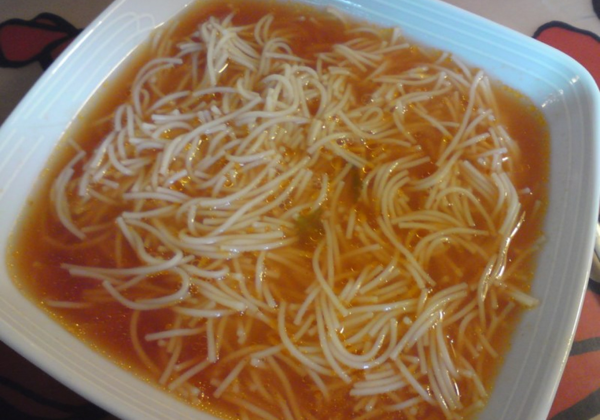 Zupa pomidorowa (czysta) z makaronem foto