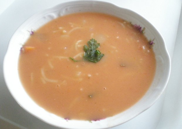 Fotografia przedstawiająca Zupa pomidorowa gospodarska