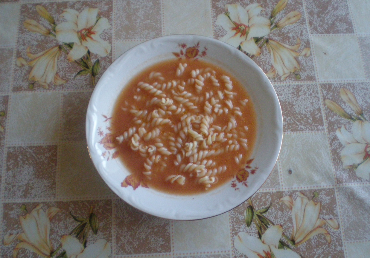 Zupa pomidorowa gospodarska foto