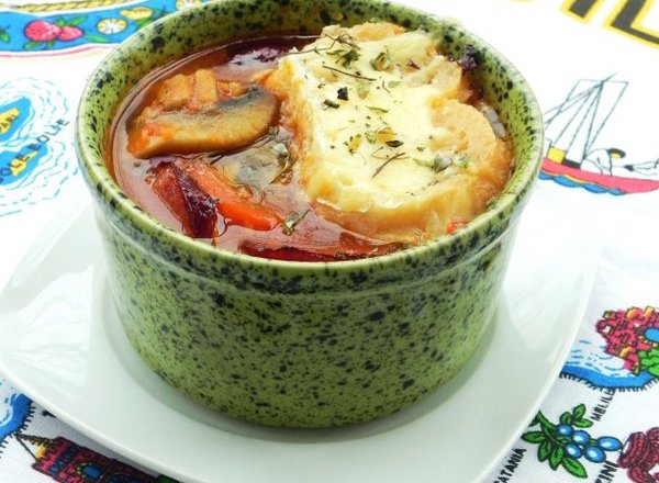 Fotografia przedstawiająca Zupa pomidorowa inspirowana Italią