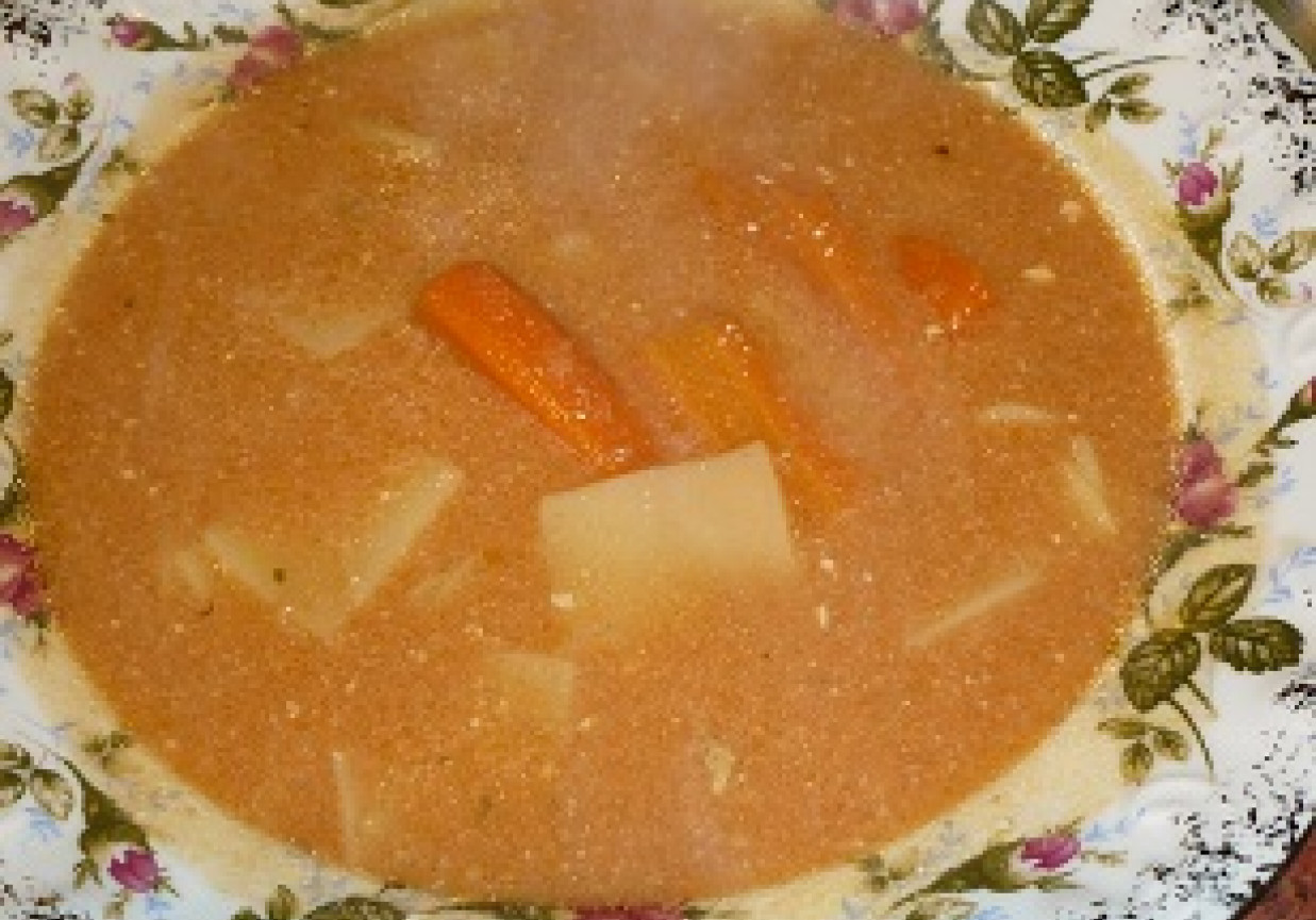 Zupa pomidorowa na indyku z makaronem łazankowym foto