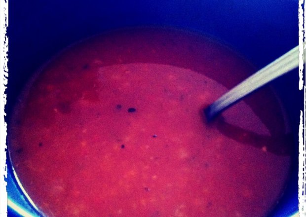 Fotografia przedstawiająca Zupa pomidorowa na kleiku