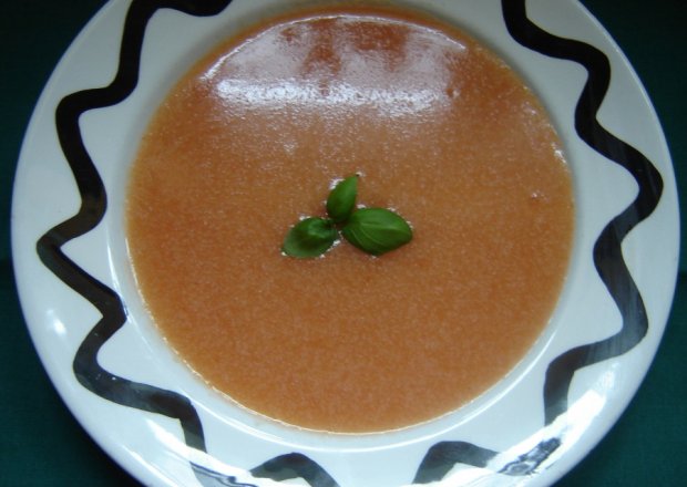 Fotografia przedstawiająca Zupa pomidorowa na mannie