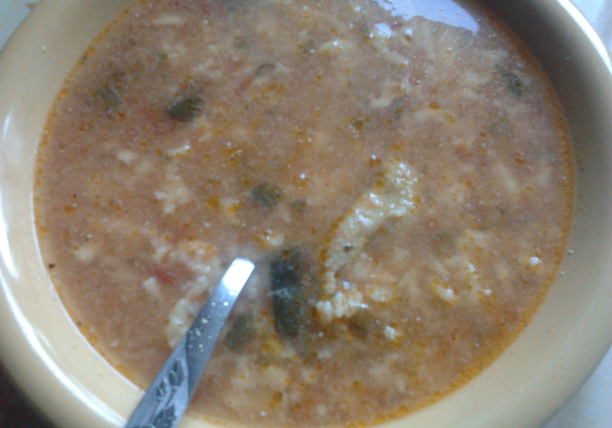 zupa pomidorowa na mięsie z ryżem foto