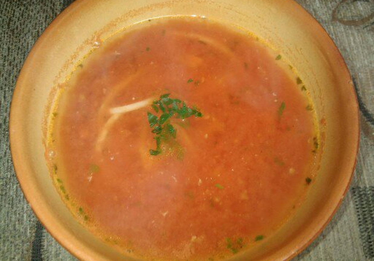 Zupa pomidorowa na skrzydełkach foto
