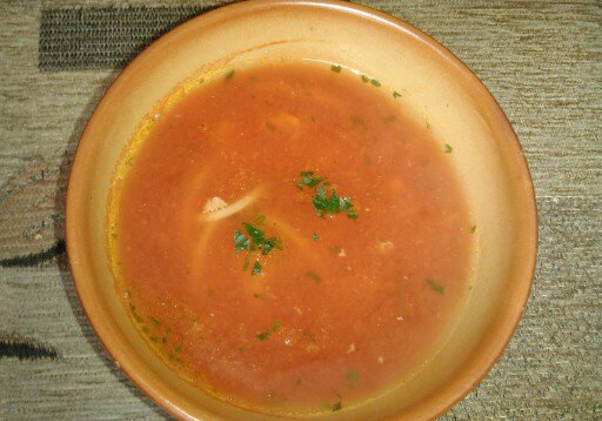 Zupa pomidorowa na skrzydełkach foto