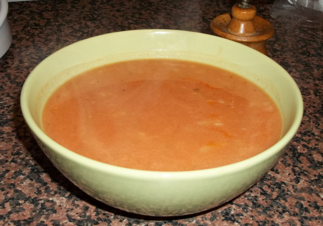 Zupa pomidorowa na soku z pomidorów foto